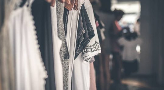 Keuntungan dan Tips Sukses Bisnis Baju Online Shop