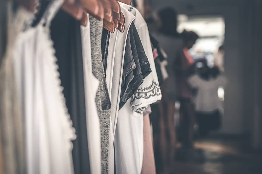 Keuntungan dan Tips Sukses Bisnis Baju Online Shop