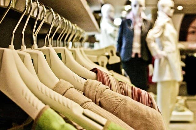 Pasti Untung! Cara Dapat Cuan Dari Bisnis Baju Import