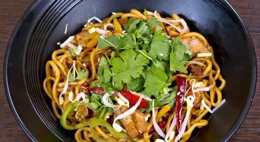 6 Cara Memasak Mie Goreng Sehat dan Lezat di Rumah
