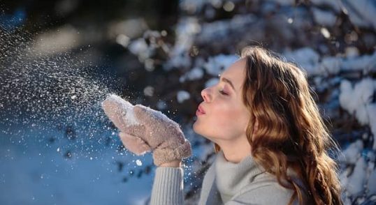 10 Cara Menerima Diri Sendiri Untuk Hidup Bahagia