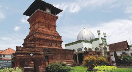 8 Tempat Wisata Religi Muslim di Jawa Isi Liburan Lebaran