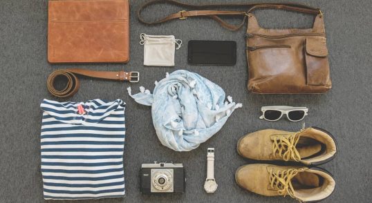 8 Cara Packing Barang Jadi Praktis dan Aman Buat Traveling