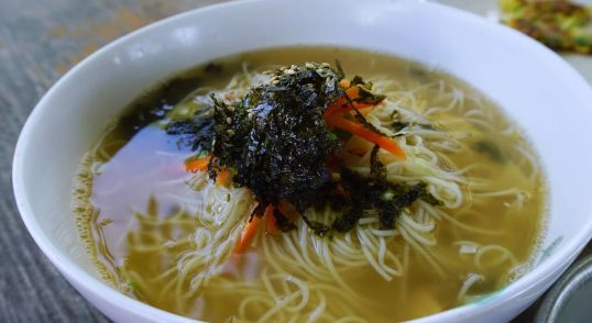 8 Mie Khas Korea Selatan Cocok Jadi Teman Nonton K-Drama